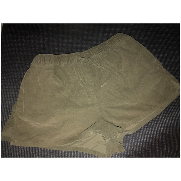 (SOLD) Forever 21 shorts - Picture 2 of 4